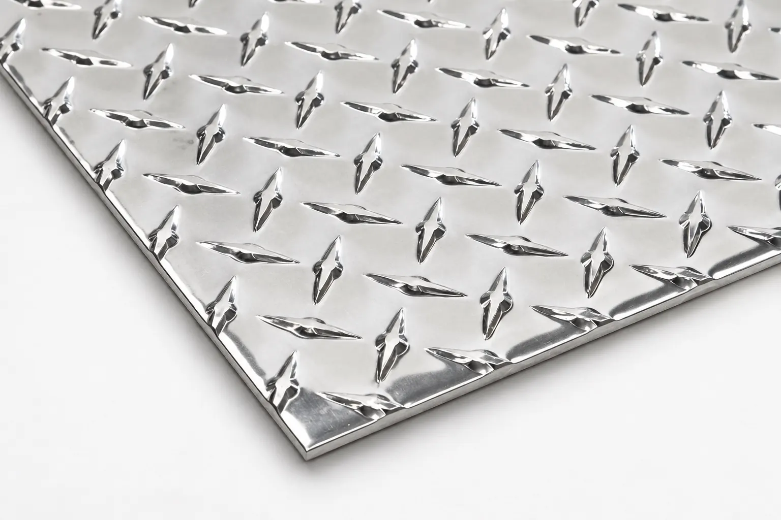Aluminum Diamond Checker Plate — 4 × 8 ft